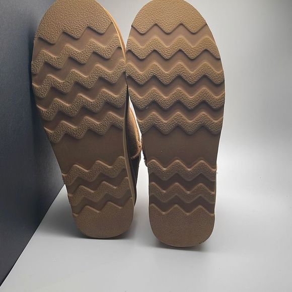 CUSHIONAIRE Women's Genuine Suede pull on platform boot +Memory Foam 10 WIDE CHE - Picture 5 of 7